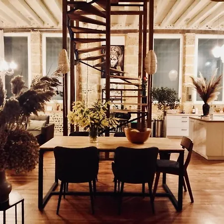 Dans Ancienne Ecole Казер-сюр-Л'Адур