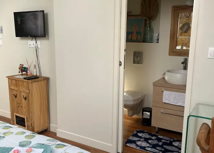 Гостевой дом Dans Ancienne Ecole Казер-сюр-Л'Адур